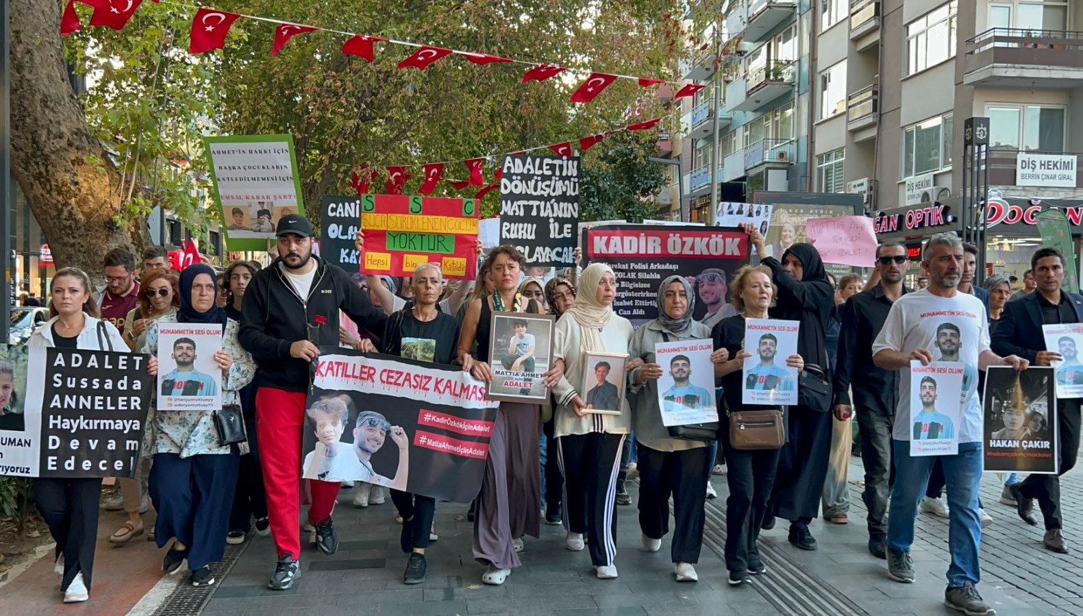 aileler kaybettikleri evlatlari icin yuruduler mucadeleye devam edecegiz W3Jwdbsy