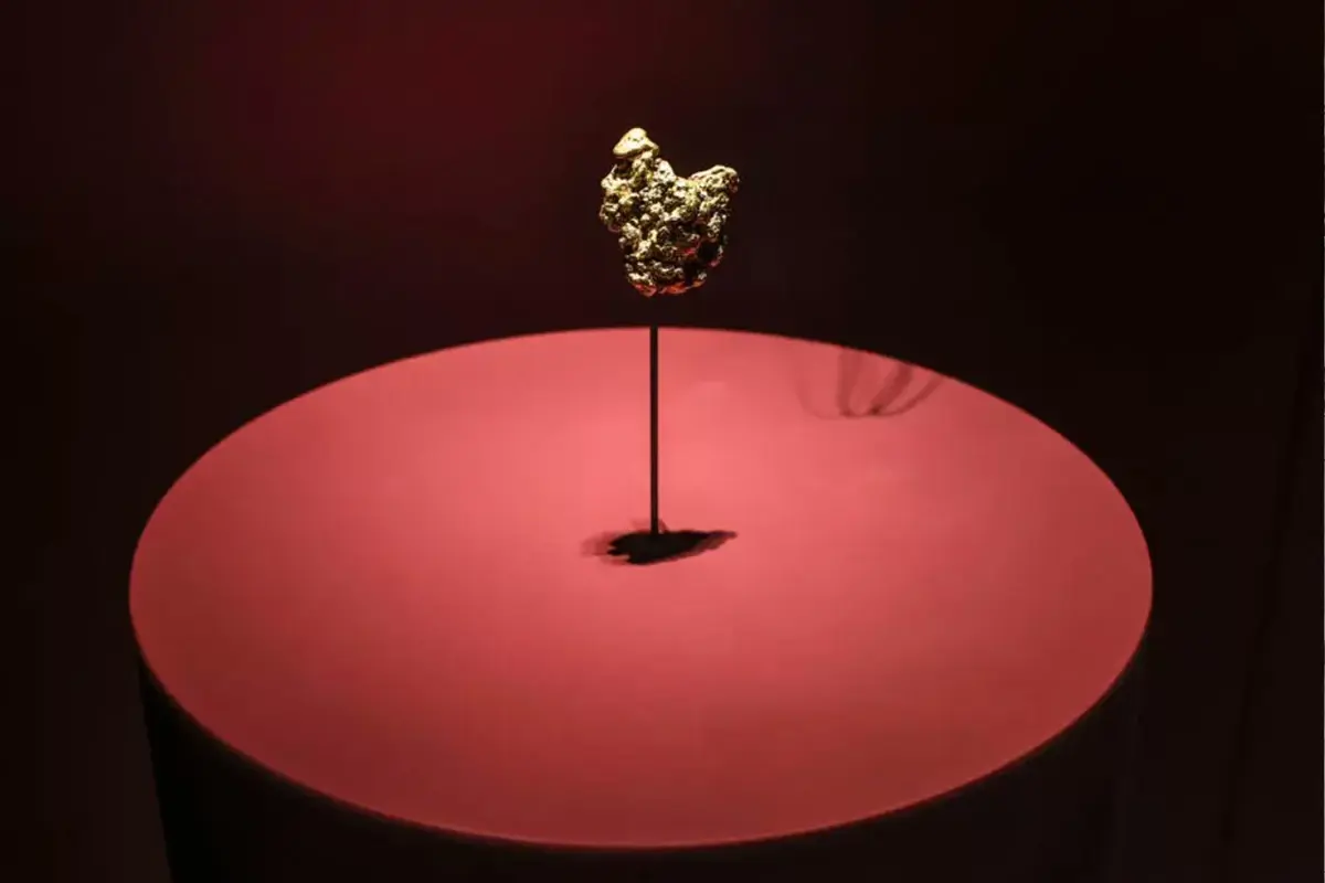 dunyaca unlu muzeden 600 bin euroluk altin caldilar x6PsYQxn