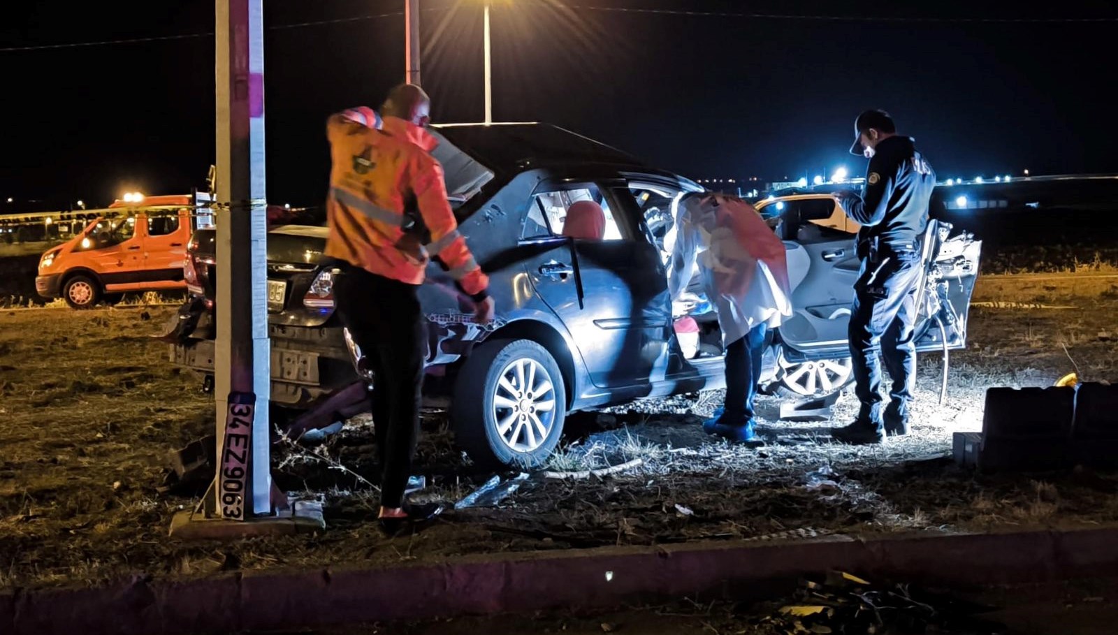 kamyon ve otomobil carpisti 1 olu UGVIUgJE