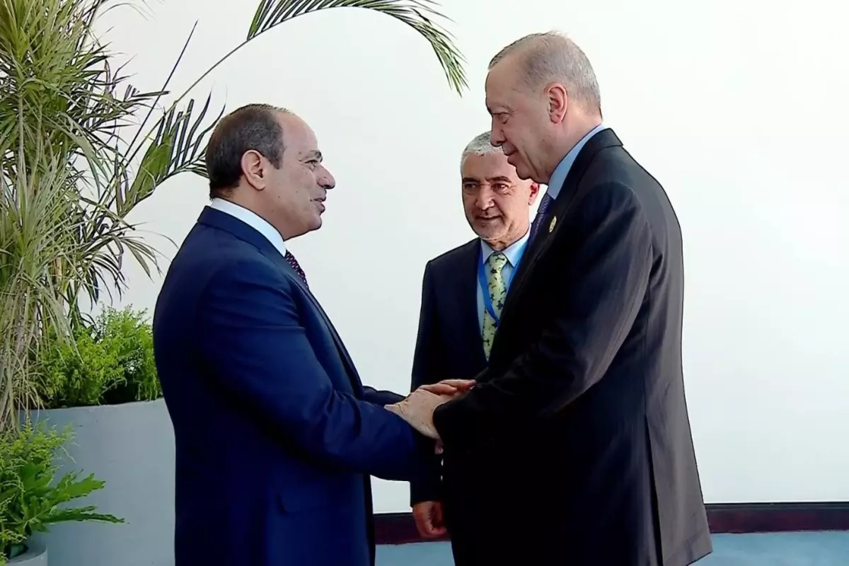 cumhurbaskani erdogan gazze zirvesi icin misirda sisi bizzat karsiladi s5sTmegH.jpg