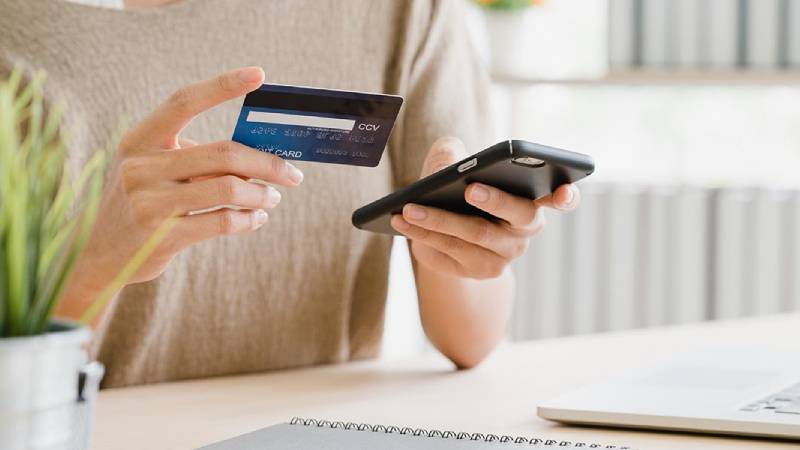 duzenli odemeler kart limitini dikkatli kullanmak kredi notu nasil artirilir DJWBTllF.jpg