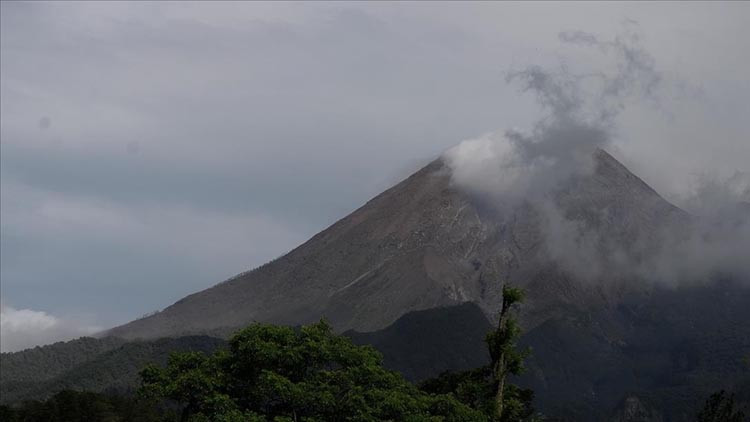 lewotobi laki laki yanardaginda korkutan patlama yNfXvGUX.jpg