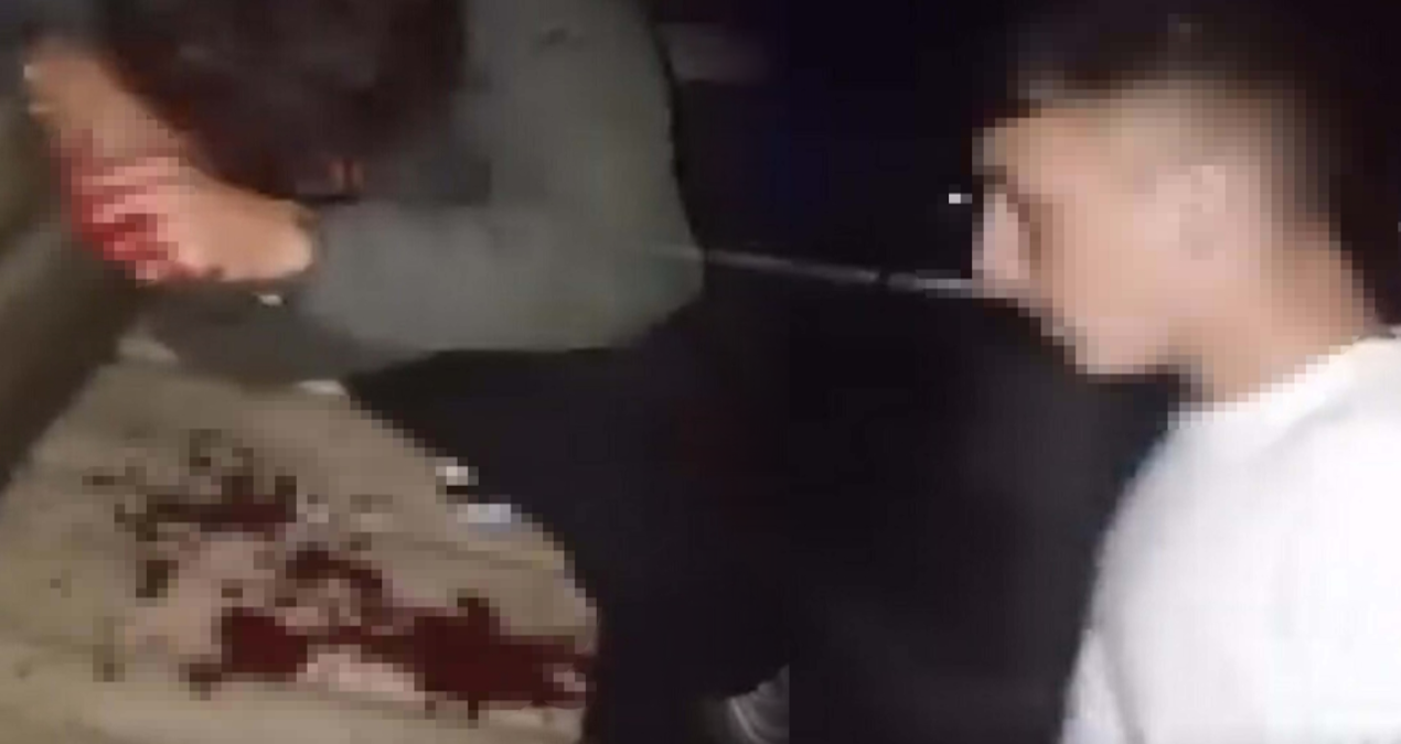 lise ogrencisi okul arkadasina saldirip o anlari kaydetti fvMThIdB