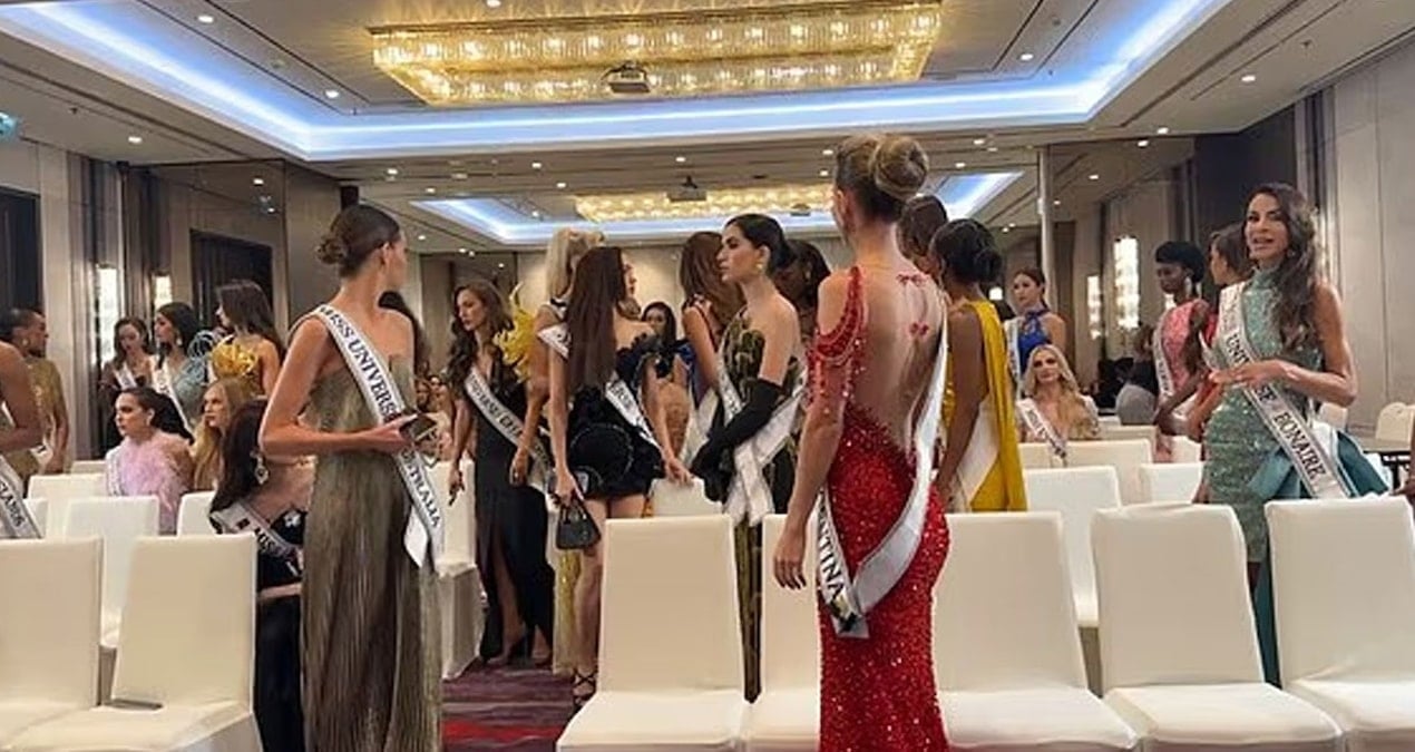 kainatin en guzel kadini salonu apar topar terk etti 6vLWd6Vg.jpg