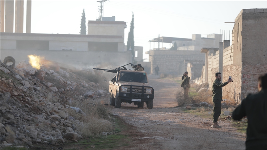 Suriye ordusu YPG ile çatışıyor. 7 ölü var