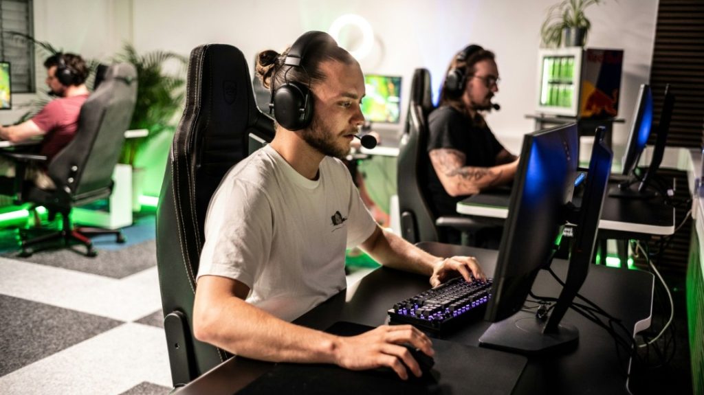 Yapay Zeka ve E-spor Koçluğu