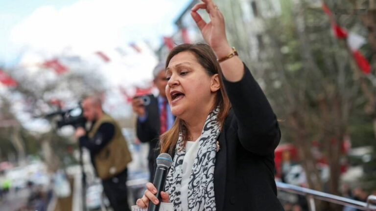 chpden-ihraci-istenmisti-burcu-koksal-sessizligini-bozdu-yarin-ak-partiye-katiliyorum-j637FXKp