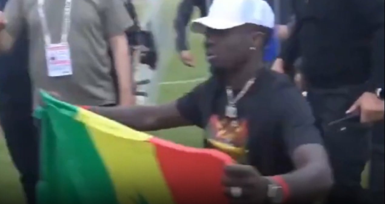 Mbaye Diagne’ye Polisi Sarsan Anlaşmazlık: Senegal Bayrağına Yanlış Müdahale