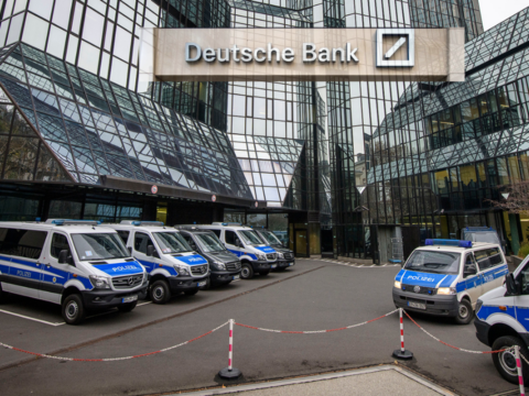 Deutsche banka polis baskini 8cFqk59s