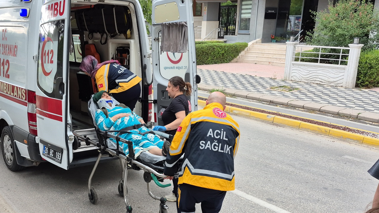 Torunu icin canini hic saydi otomobil yol verdi arkadaki minibus bicti veu5rGeH